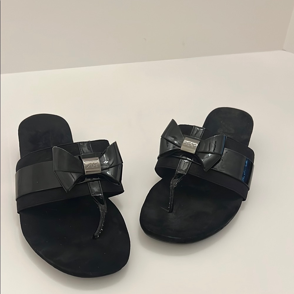 Anne Klein Black Bow Slide Sandals with a glossy finish Size 8